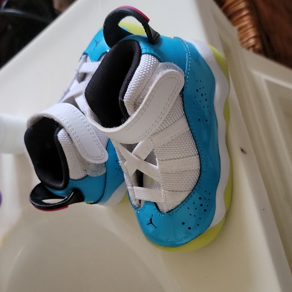 Toddler jordans 4c agua white baby blue - Picture 2 of 5